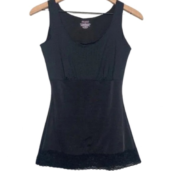 SPANX Hide & Sleek Lace Bottom Cami Camisole
Scoop Neck Black Tank Size M - Picture 5 of 5